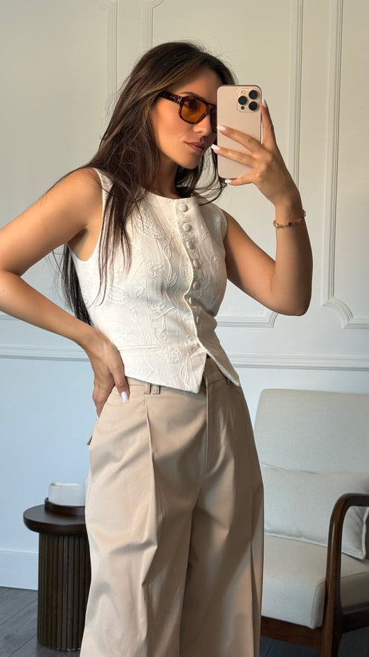 Élise Écrue – Veste Brodée Sans Manches