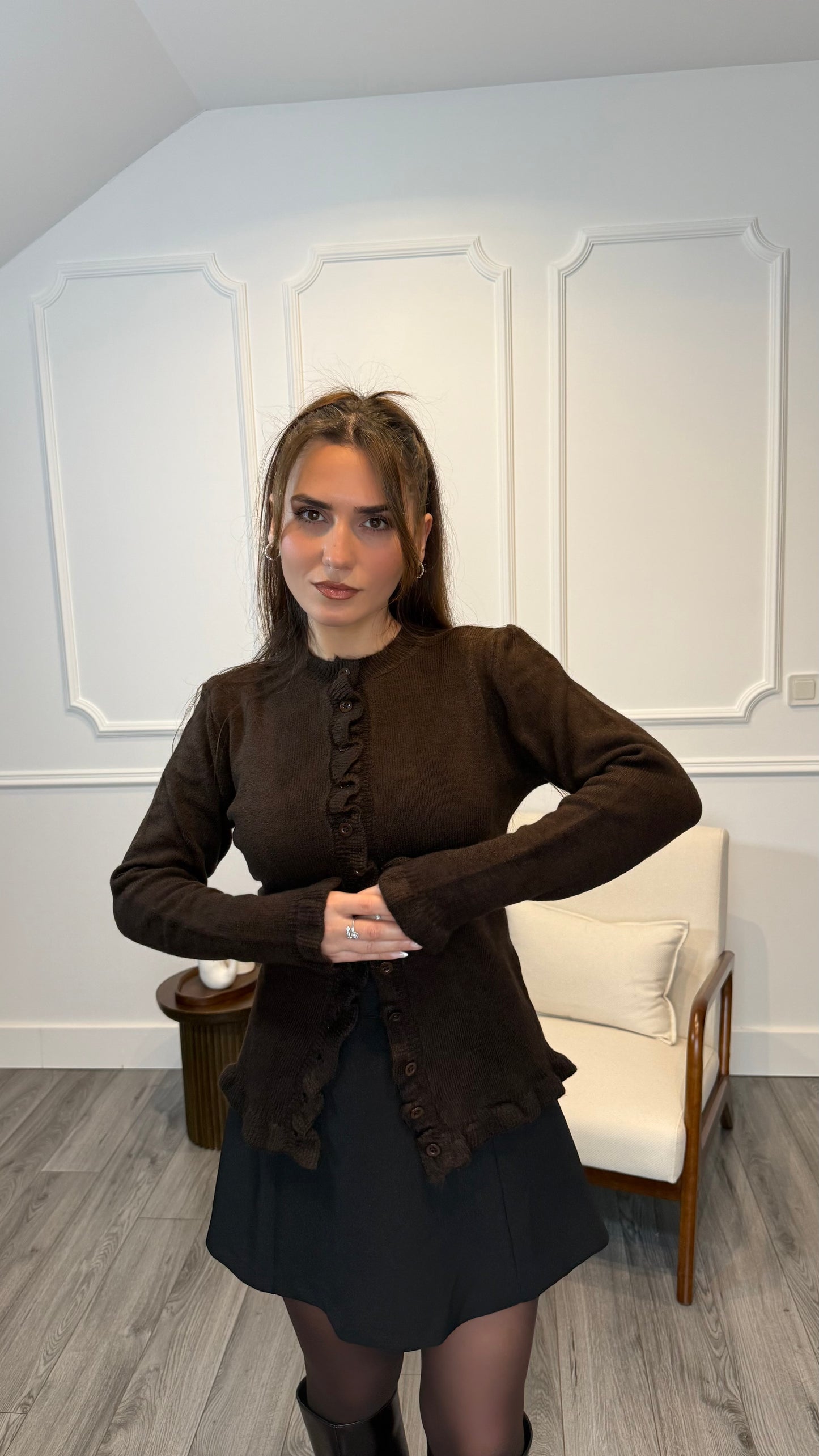Gilet Méria Chocolat – Finitions Ondulées