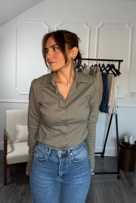 Chemise femme Althéa basique ajustée – Pistache