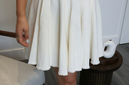 Céleste – Robe Blanche Évasée Sans Manches