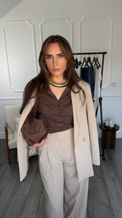 Chemise femme Althéa basique ajustée – Marron