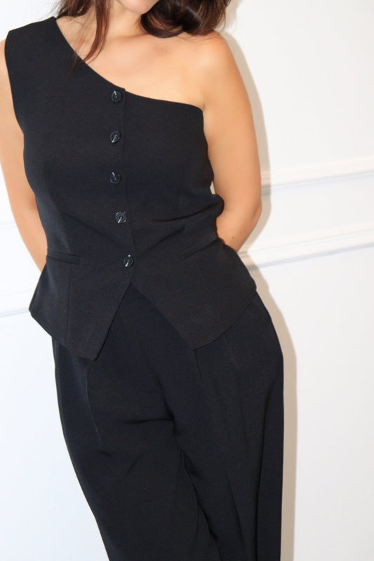Ensemble Asymétrique Noa – Noir avec Boutons et Coupe Moderne