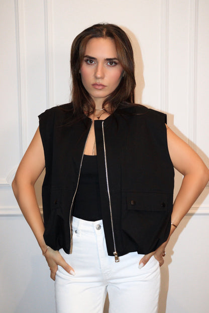 Veste Naya – Sans Manches Noire à Fermeture Zip
