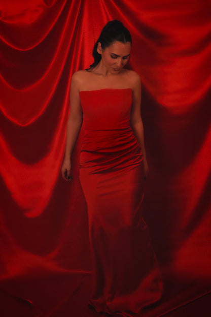 Azharéa – Robe rouge bustier drapée