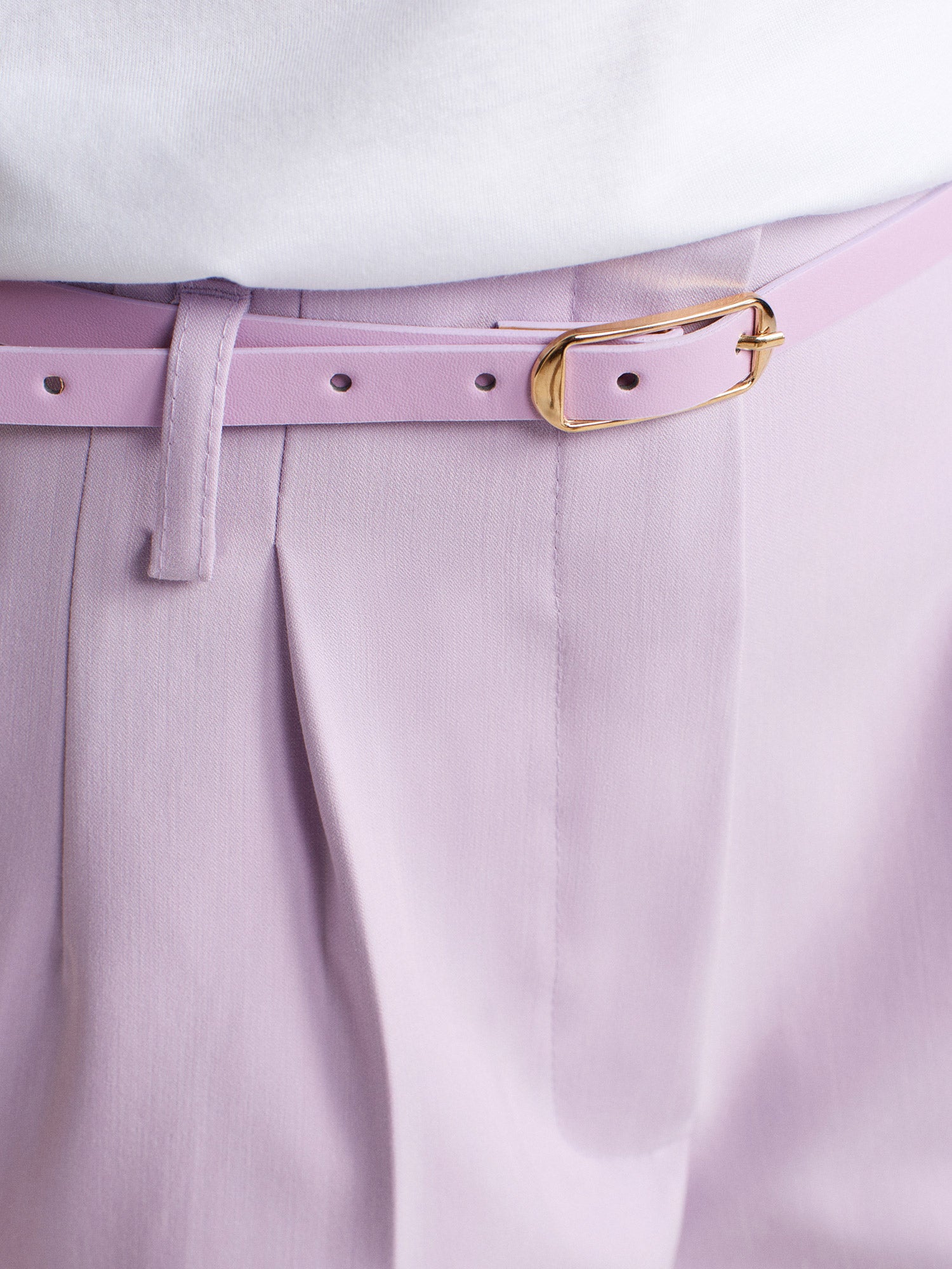 Short Lilia – Short Tailleur Lilas Taille Haute avec Ceinture